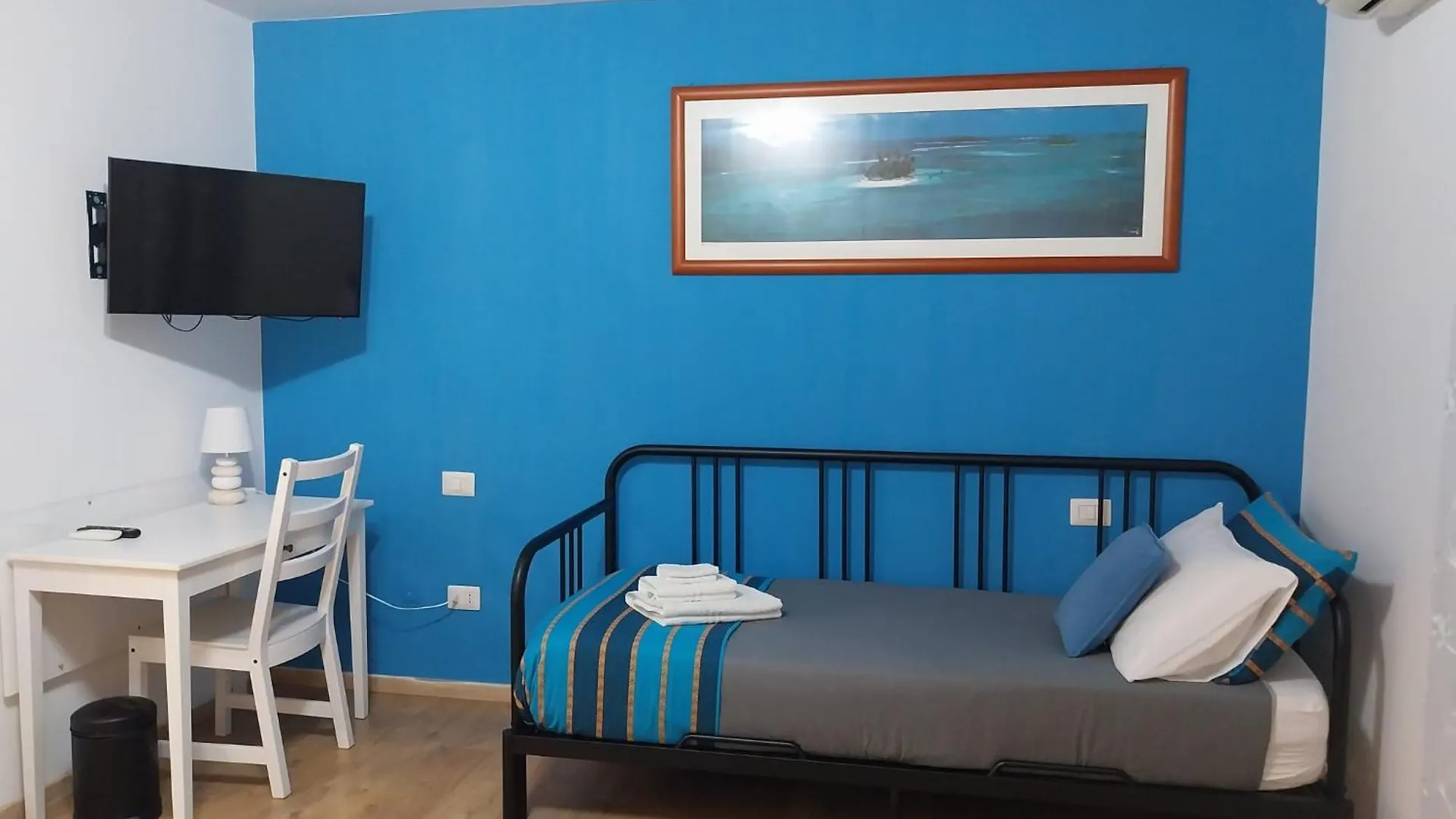 Penzion Hotel New Little House Neapol